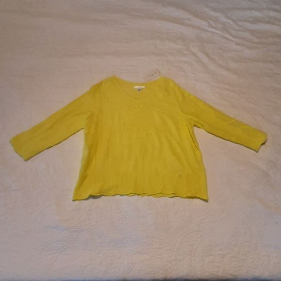 NWT! Women's Yellow Top Embroidered by Studio JPR - Picture 6 of 12